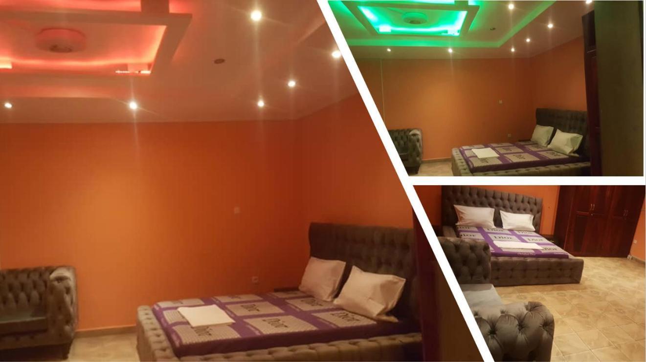 דואלה Cave Royale - Chambres-Studios-Apparts Meubles - Logpom Hopithal Des Soeurs Apres Camara Laye מראה חיצוני תמונה