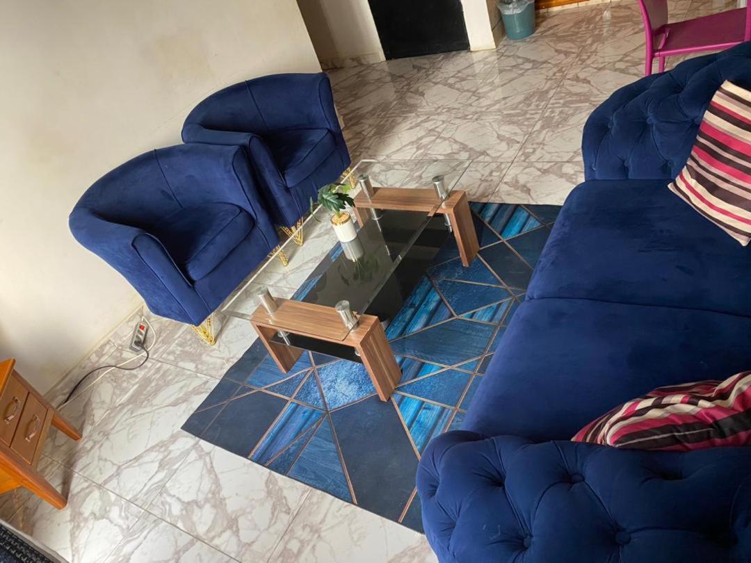 דואלה Cave Royale - Chambres-Studios-Apparts Meubles - Logpom Hopithal Des Soeurs Apres Camara Laye מראה חיצוני תמונה